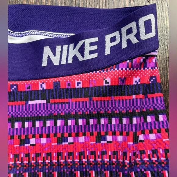 Women’s Nike Size Medium long pant pair - Picture 6 of 7